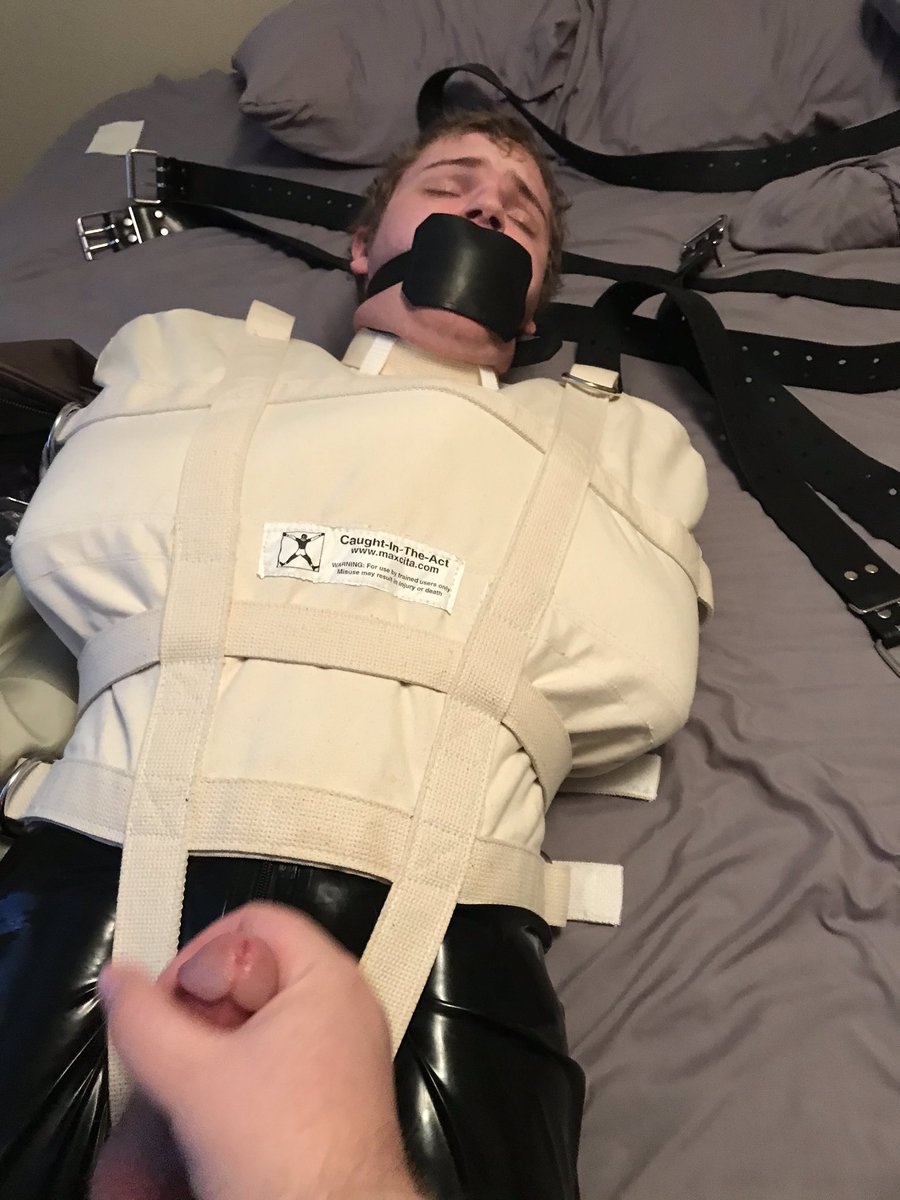 LookingaroundO's tweet photo. Good gimps don’t cum @bondageboyblake https://t.co/bZVZ41a1zE