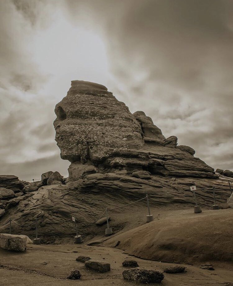 visit_romania_'s tweet photo. Egiptean vibes from Bucegi Mountains⛰🇹🇩

Who needs to go in Egypt to see the Sphinx when we have it here?🧐

#sphynxs #sphynxstyles #egyptiancat #romania  #sphinx #babele #myromania #calator #muntiibucegi #bucegi #mountainsummer #mountainsaddict #hickingtrip #naturehiking https://t.co/EQqyxqpceH