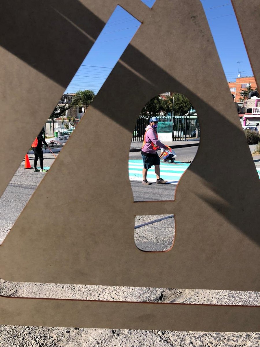 LigaPeatonal's tweet photo. En Pachuca @RevoUrbana realizó una actividad de #Cebraton por motivos del Día Mundial en Memoria a las Víctimas de Tránsito.

Acciones por una ciudad más segura para todas y todos los transeúntes. 
#DíaMundialEnMemoria #NoMásMuertesViales https://t.co/nxKfSFxmxN