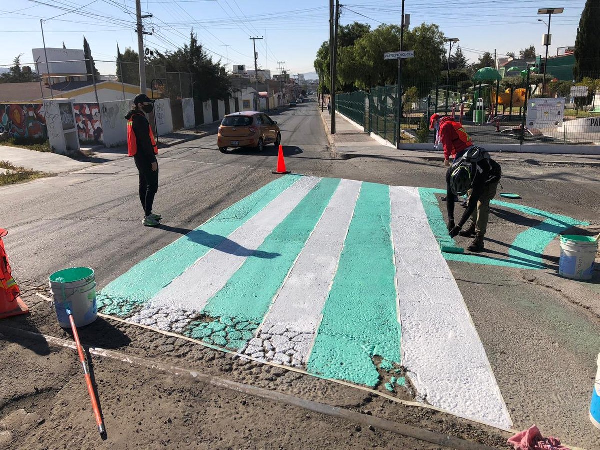 LigaPeatonal's tweet photo. En Pachuca @RevoUrbana realizó una actividad de #Cebraton por motivos del Día Mundial en Memoria a las Víctimas de Tránsito.

Acciones por una ciudad más segura para todas y todos los transeúntes. 
#DíaMundialEnMemoria #NoMásMuertesViales https://t.co/nxKfSFxmxN