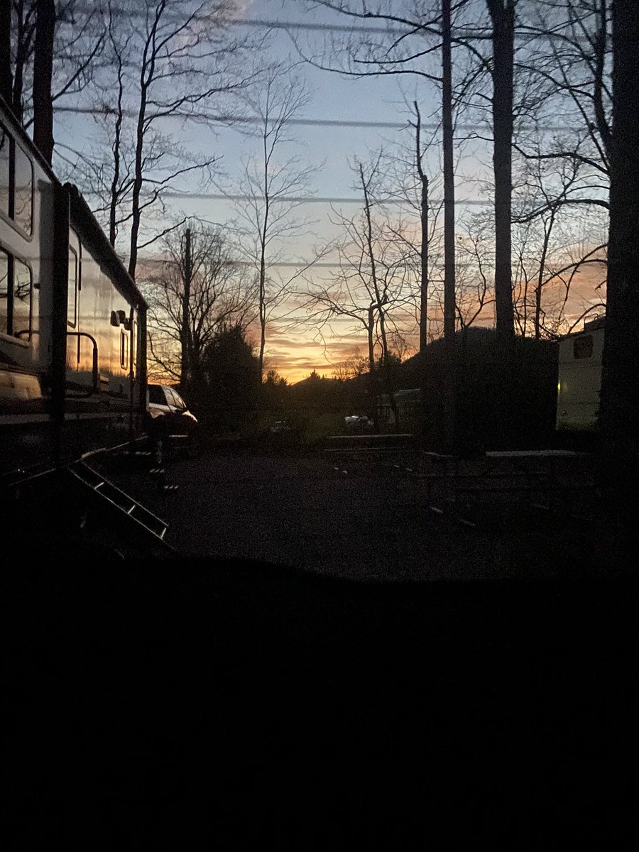ShelbyWaII's tweet photo. beauty of a sunrise this morning 🏕🌄 https://t.co/rVbtpBcoCe