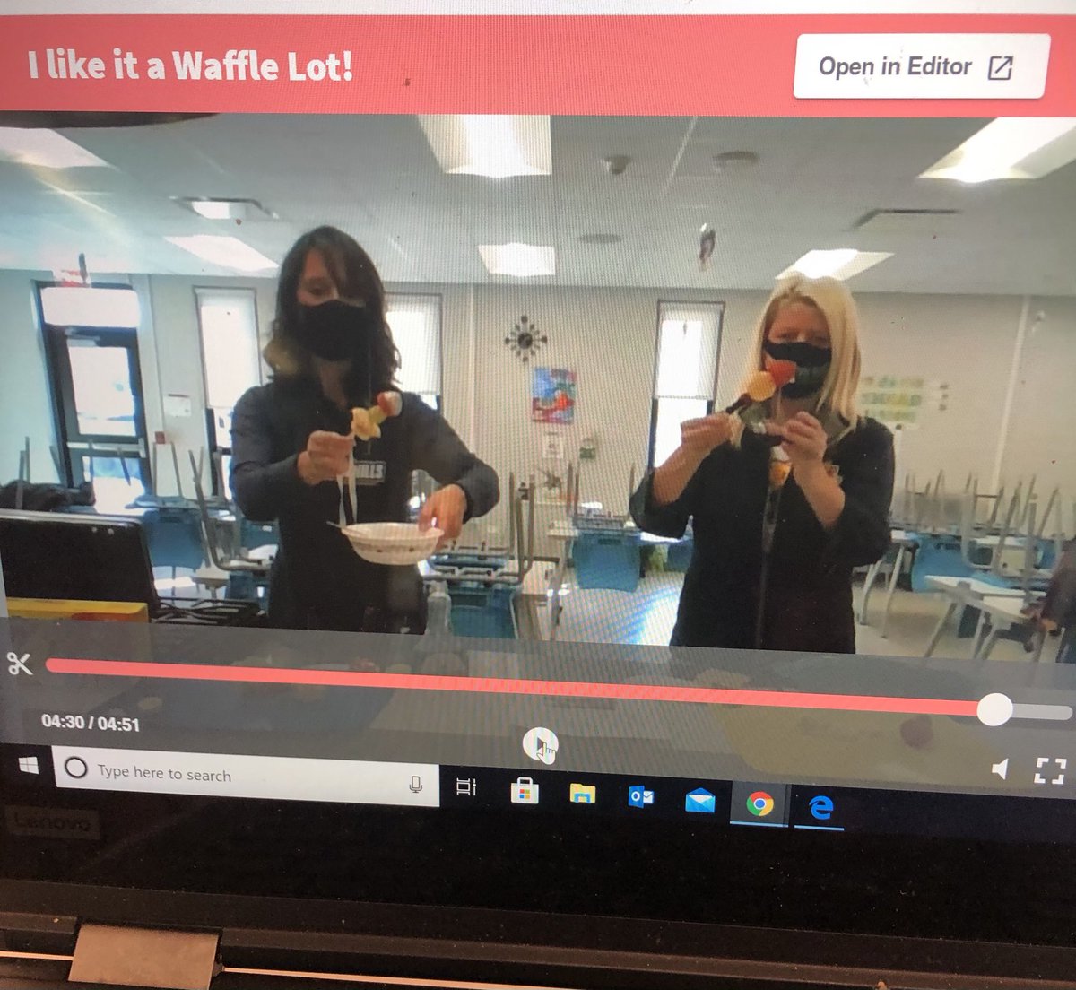 d60FACS's tweet photo. It was a treat collaborating with Mrs. Bowers!  We made BERRY healthy fruit’n waffle kabobs with yogurt dip! 🍡🍓🍌🧑🏻��🍳💙💛
#d60learns #FCSEd #health ⁦@BowersFit4Life⁩ https://t.co/gcsaaLgAA4