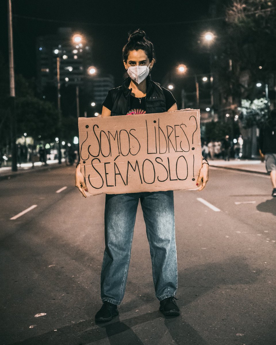 ErnestoJimenex's tweet photo. Hoy no tengo palabras bonitas para acompañar las imágenes. Hemos perdido vidas y eso nunca se nos va a olvidar. La calle sigue hablando, aunque algunos pocos aún no quieran escuchar.

Por aquí solo puedo subir 4 fotos. Si quieren más: https://t.co/IgfNkuCRlK https://t.co/49zmdsw3sf
