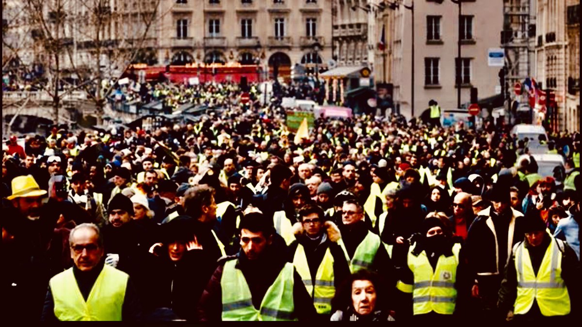 CjManigold's tweet photo. @JoeJSaltarelli Everyone get off your a$$, and make plans for the inauguration!

We will #YellowVestDCJan20! We need:
#Medicare4All,
#GreenNewDeal
#FightFor15
#EndCitizensUnited
#Labor
#GeneralStrike 

#SeeYouInWashingtonDC with your #YellowVest!!! https://t.co/ShMiypxPuE