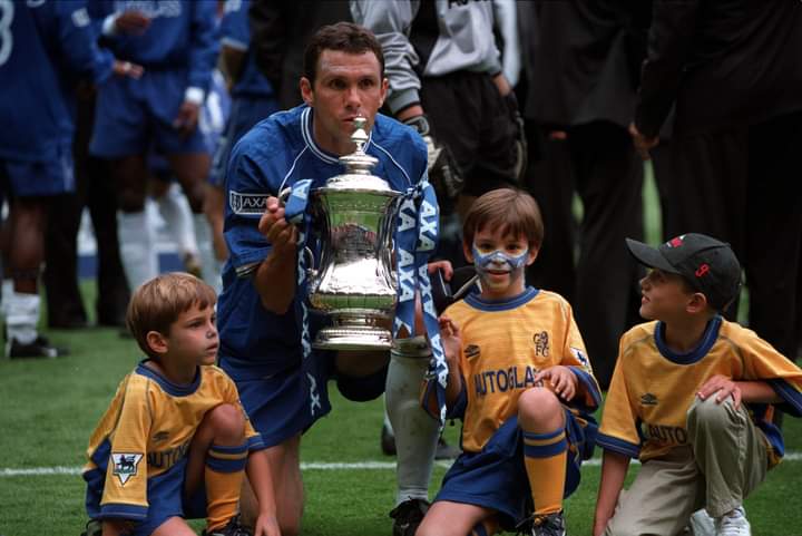 Happy birthday, Gus Poyet! 
