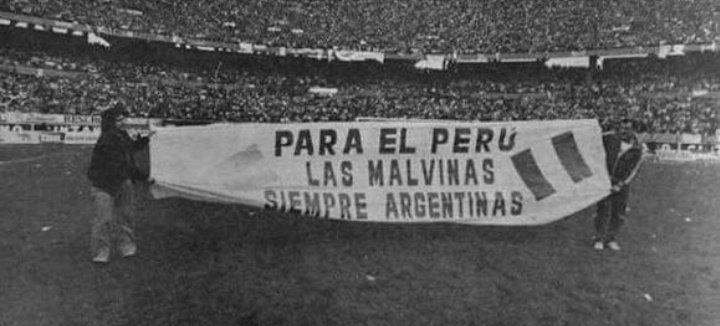tsfineline91's tweet photo. NUNCA SE OLVIDEN, PERÚ FUE UNO DE LOS POCOS PAÍSES QUE NOS DIÓ SU APOYO MIENTRAS NOSOTROS ESTABAMOS EN GUERRA. AHORA LES TOCA A ELLOS Y LO UNICO QUE PODEMOS HACER ES MÁXIMA DIFUSIÓN Y FIRMAR PETICIONES. NO ES NADA, PORFAVOR https://t.co/queQqbL339