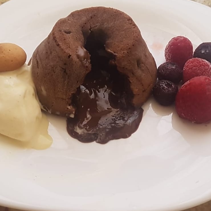 Random_Taste's tweet photo. ¡Nuevo #VS en nuestro canal de #Twitch ! Hoy hemos cocinado por primera vez un #coulant de chocolate. Una #receta aparentemente sencilla pero difícil de ejecutar.
¡Nos vemos a las 18:30!
#streaming #directo #Randomtaste #coulantdechocolate #postre #dulce #chocolate #sweet https://t.co/8ep8LlUsAs