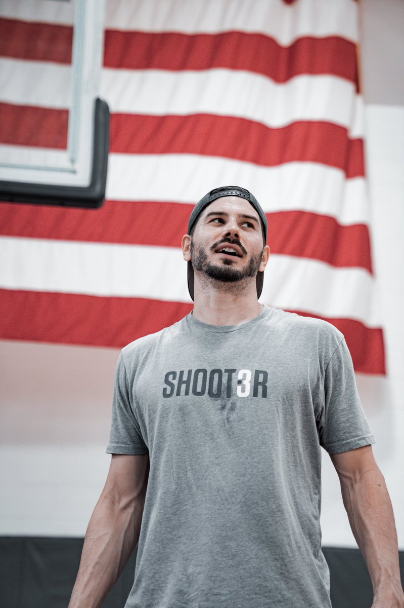 POINT3GEAR's tweet photo. POINT3 Alpha Trainer @315BBA putting some work in with some big time dogs.
You love to see it. 😤👌#SHOOT3R #POINT3Alpha https://t.co/QWmimUPtoo