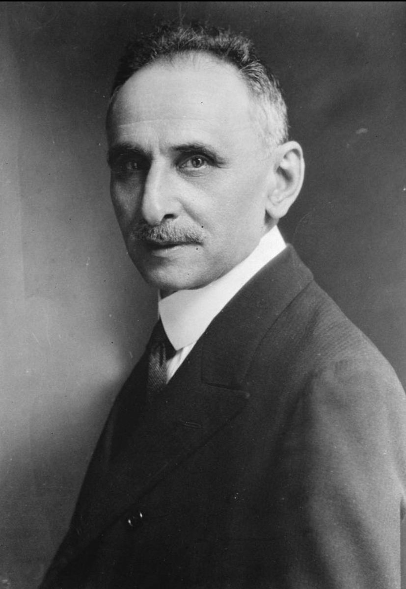 El monarca despidió de malas formas tanto al Conde de Romanones como a Melquíades Álvarez, en tanto que eran Presidentes del Senado y del Congreso. Alfonso XIII se escudó en que él debía defender a España, que estaba por encima de la Constitución, la cual había jurado.