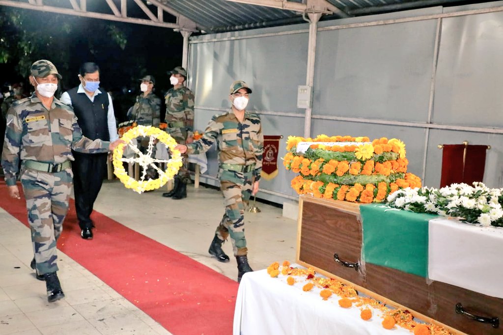 sarbanandsonwal's tweet photo. Martyr @adgpi jawan Hardhan Rai showed exemplary valour while protecting our nation along the Indo-Pak border in J&amp;K.

Paid tributes to the brave son of soil in Guwahati. His supreme sacrifice will always inspire us to dedicate ourselves in service of India.
#Salute2Soldiers https://t.co/icwpHQDgvy