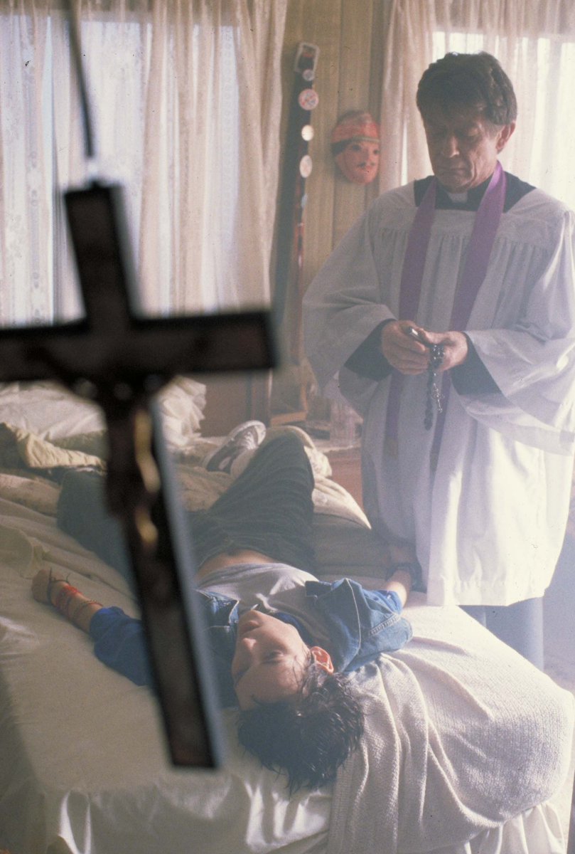 aresluoga's tweet image. #MauroFiore roomed with #JanuszKaminski when both were training as cinematographers. When Kaminski - a frequent collaborator of #StevenSpielberg - made his directorial film debut in 2000 with the supernatural thriller #LostSouls, he hired Fiore as cinematographer.