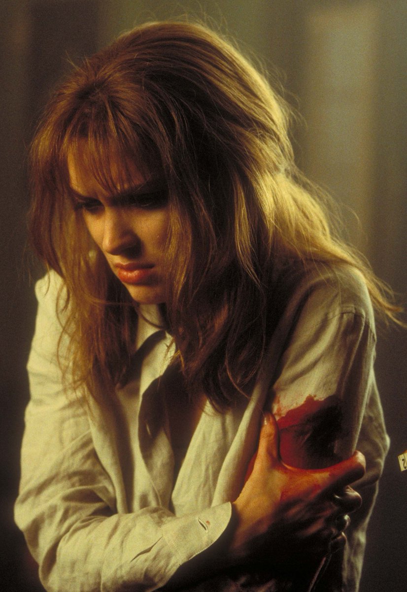 aresluoga's tweet image. #MauroFiore roomed with #JanuszKaminski when both were training as cinematographers. When Kaminski - a frequent collaborator of #StevenSpielberg - made his directorial film debut in 2000 with the supernatural thriller #LostSouls, he hired Fiore as cinematographer.