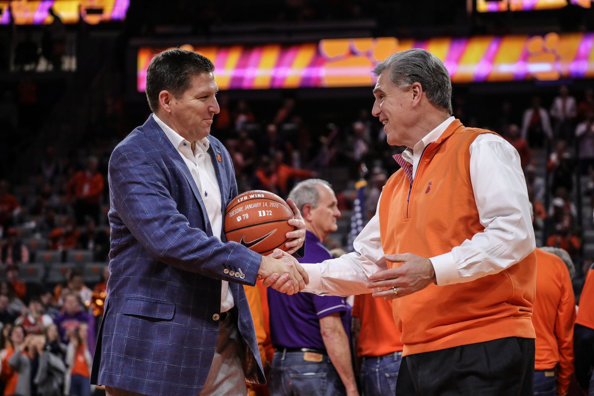 Clemson Basketball (@clemsonmbb) on Twitter photo 🎂🎉 Retweet to help wish <a href="/Coach_Brownell/">Coach Brad Brownell</a> a Happy Birthday today!
#ClemsonGRIT / #TigerPride🐅 🎂🎉 Retweet to help wish <a href="/Coach_Brownell/">Coach Brad Brownell</a> a Happy Birthday today!
#ClemsonGRIT / #TigerPride🐅