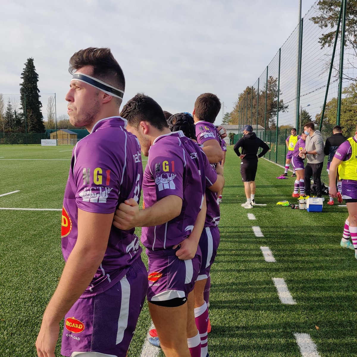 USBPA_Rugby's tweet photo. [HOMMAGE] 💫

💜 Nos Espoirs ont pu porter le maillot de l'équipe Pro floqué avec les initiales de Nicolas Gigot ainsi que son numéro, aux couleurs de son pays, la Belgique. 

🌟 Nico, on ne t'oublie pas !

#Hommage https://t.co/kXP4i10Fnx