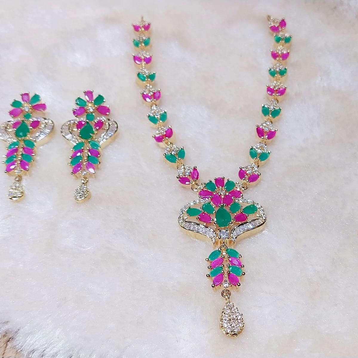 JewelleryDesig5's tweet photo. Beautiful artifical jewellery set - Price 2650
#jewelry #fancy #bridaljewelery  #womenstyle #fancy #trend #gifts #gorgeousjewelery #style
#pakistanfashion 
#artificialjewllery #occasionwear https://t.co/mzfGn3WnWp