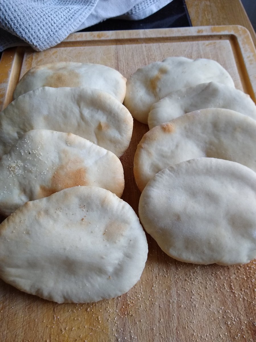 Attempted homemade pitta from how to bake by <a href="/PaulHollywood/">Paul Hollywood</a> today, pretty pleased with how they turned out, and easier than I thought they would be.