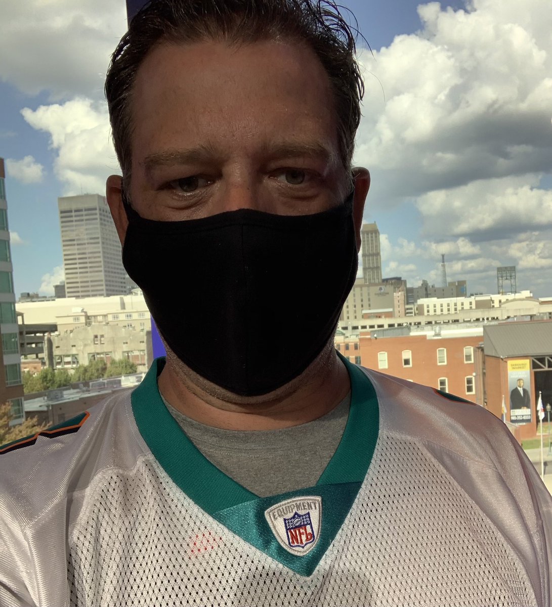 thefishnation's tweet photo. Happy #nfl Sunday!
#MaskUpMemphis 
#MaskUp901 😷 https://t.co/UPYIYQIDRh
