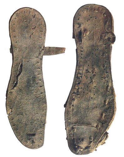 What is fascinating about the fragments’ fabrication is that parts of leather shoes from the Roman era “might have served as the substrate for some of the forgeries” [1]. A counterfeiter will often take something authentic but mundane and make them into something interesting [2].
