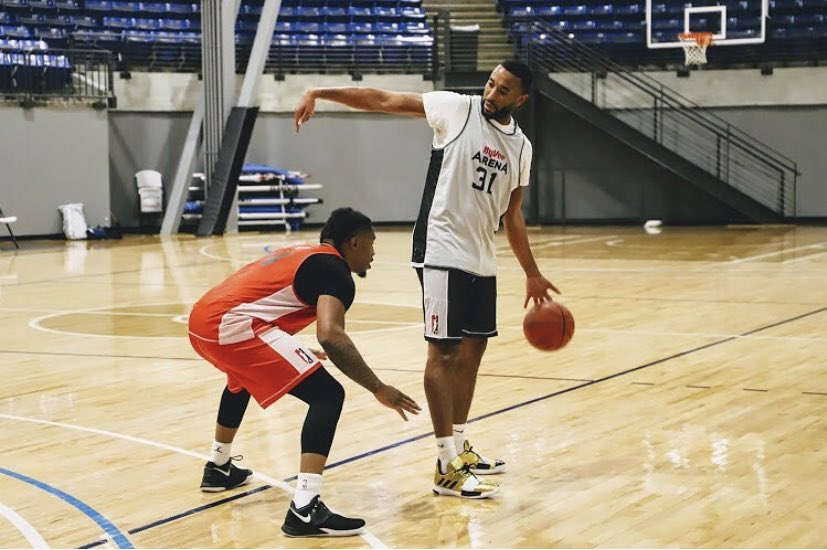 POINT3GEAR's tweet photo. S/O @Boorichardson5 for helping us outfit the Kansas City NBL! 🔥#POINT3Alpha https://t.co/f38kBYwVsi