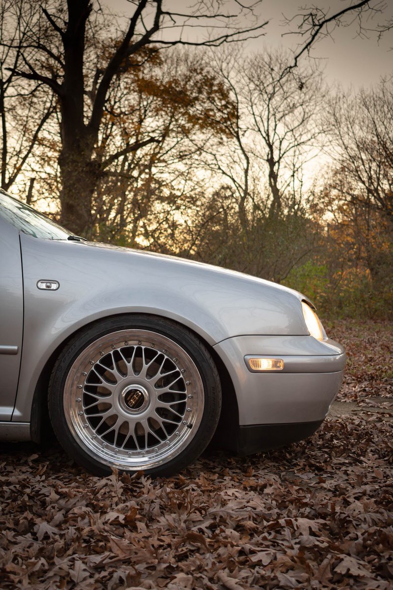 alyyyssax3's tweet photo. Fall Vibes anyone? #vw #gli #vr6 #vwgli #vwvr6 #vdub https://t.co/mwUI4eD57j