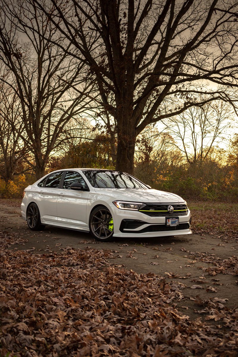 alyyyssax3's tweet photo. Fall Vibes anyone? #vw #gli #vr6 #vwgli #vwvr6 #vdub https://t.co/mwUI4eD57j
