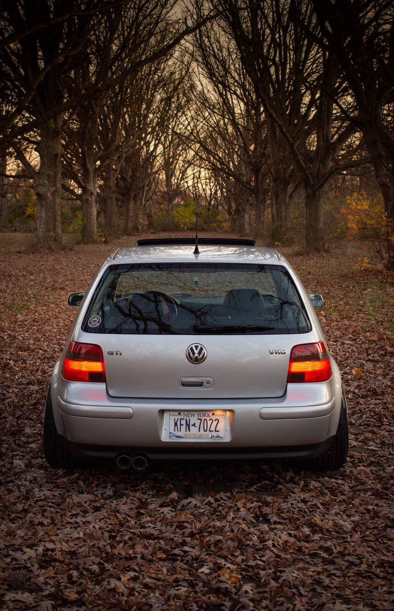 alyyyssax3's tweet photo. Fall Vibes anyone? #vw #gli #vr6 #vwgli #vwvr6 #vdub https://t.co/mwUI4eD57j