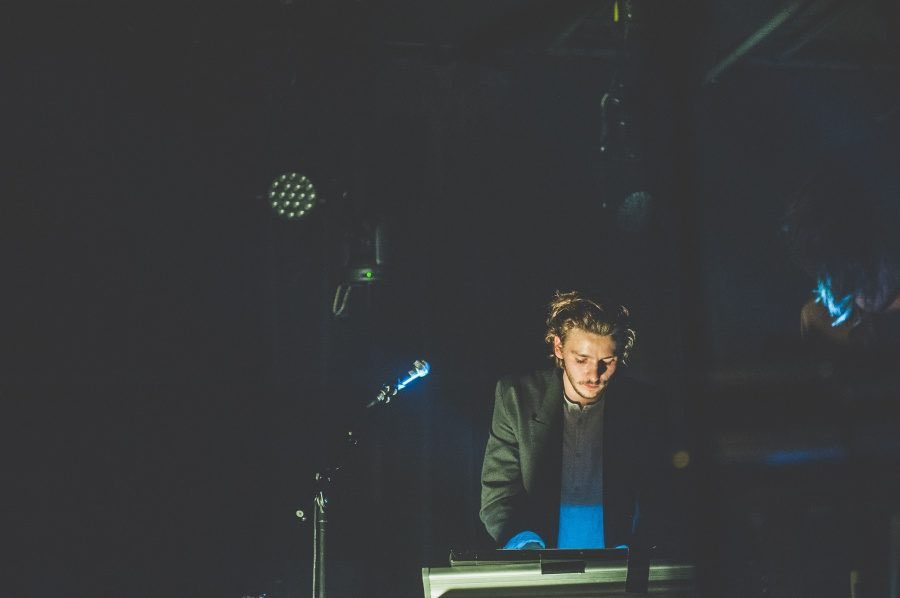 bazart_band's tweet photo. Dag op dag 5 jaar geleden begon het allemaal voor ons. Onze eerste uitverkochte @abconcerts in de Club. Veel veranderd sindsdien en dat allemaal dankzij jullie. Ondertussen kei hard bezig aan onze derde plaat en hopelijk snel weer op een podium ergens deze zomer. https://t.co/nu8xbIEHCa