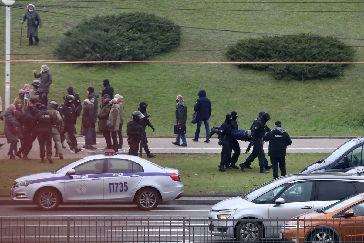 17 journalists including my former colleagues and very close friends detained today and will spend the next weeks (or months) in jail. Up to 1,000 people have been detained in Belarus today More than 25 thousand people detained since August. 

Sanctions on Lukashenka needed now!