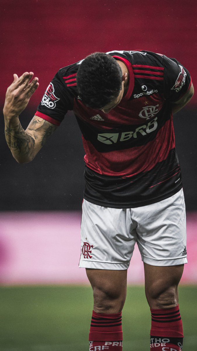 Pedro9oficial's tweet photo. Hoje a reverência é para o clube que é referência. Parabéns, Mengão! Alegria de ser rubro-negro. 🔴⚫️ @Flamengo https://t.co/XOZiWxbYbF