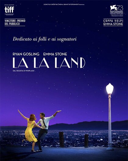 acheni_23's tweet photo. #LALALAND #AmazonPrimeVideo  L’avevo snobbato per anni, ma mi sono dovuta ricredere: mi è davvero piaciuto, emozionato e persino commosso #ryangosling e #EmmaStone da favola ;) Da vedere e rivedere #domenicaincasa https://t.co/WuFPOuV1sk