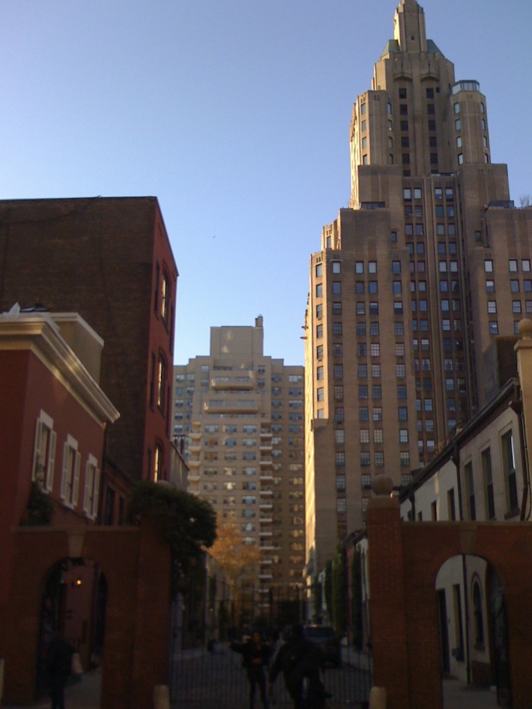 Selamat ulang tahun iPhone. Difoto dengan kamera iPhone pertama yang berusia 15 tahun