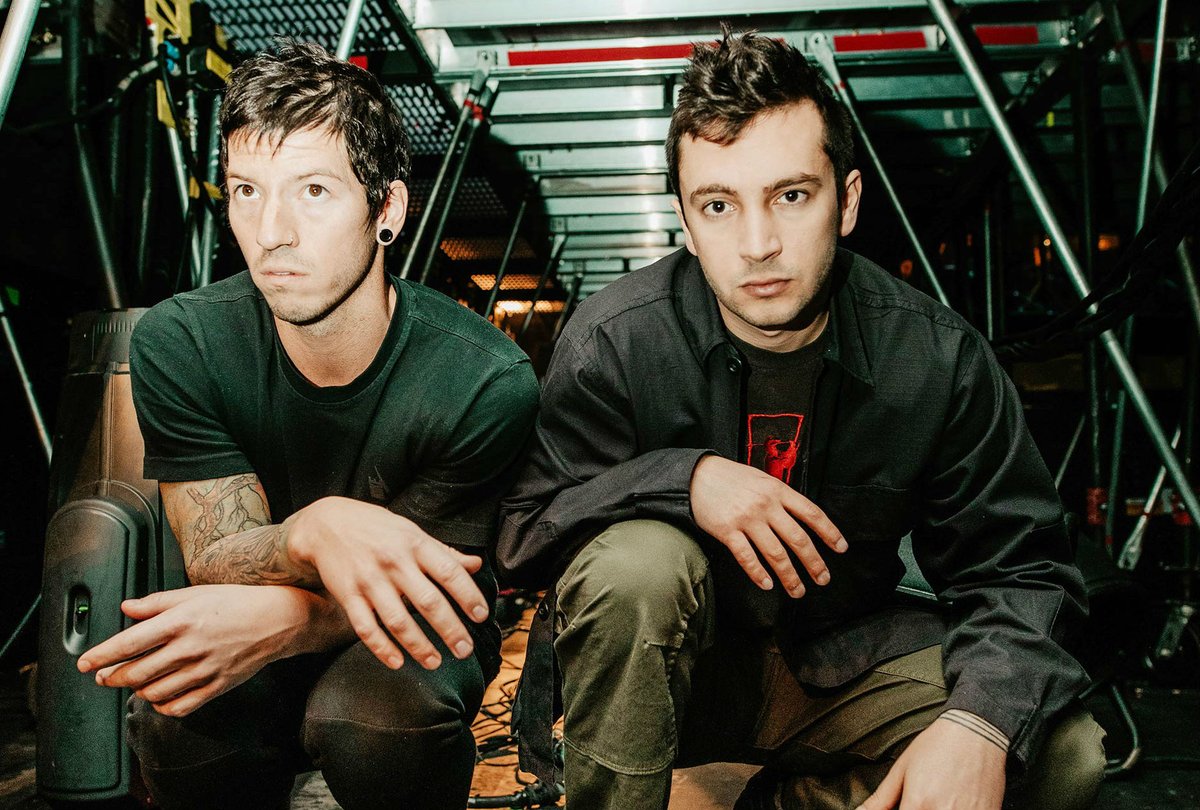 yxmxlt's tweet photo. @toplives1 I’m voting for twenty one pilots for Favorite Artist – Alternative Rock at the #AMAs https://t.co/LfkXAPMJ4r