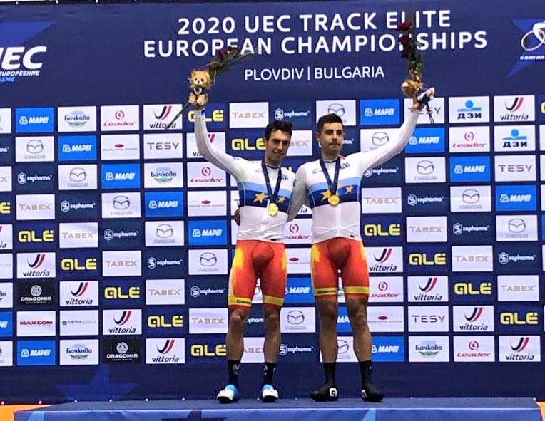 deportegob's tweet photo. 🚴🏼♂️🚴🏼♂️¡@GoTorresGoMora se cuelgan su tercera medalla de oro como campeones de Europa de Madison! 🥇🇪🇺
Tremendo dominio en los sprints para batallar hasta el final y terminar conquistando la gloria.
¡Enhorabuena, cracks!🏆🇪🇸
#EuroTrack2020
#TeamESPciclismo
@RFECiclismo https://t.co/4SEY4eO3gq