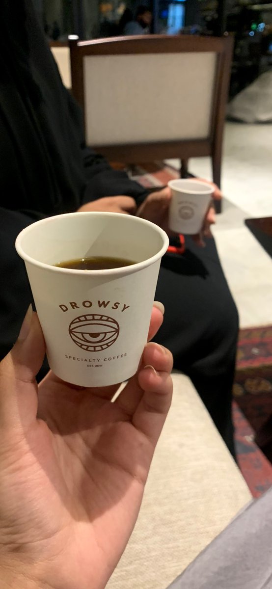 Thatr3111's tweet photo. قهوة سوداء وكتاب “قهوة قاتل” للكاتب عيسى العوضي الذي جمع كل حديثنا✨
مقتطفات لقائي الفريد من نوعه في مكاننا المفضل مع @thereallmrim 🥰 https://t.co/GsaLS76SGu