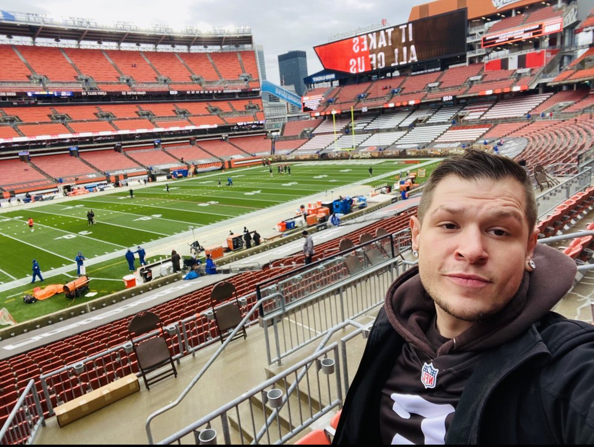 BRIAN VAUGHN tweet media