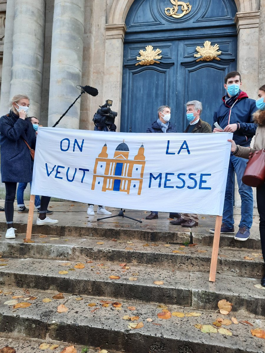 CorvusRoma's tweet photo. @gabriellecluzel Photo prise lors de mon déplacement bref. https://t.co/JXQZfm3KzL