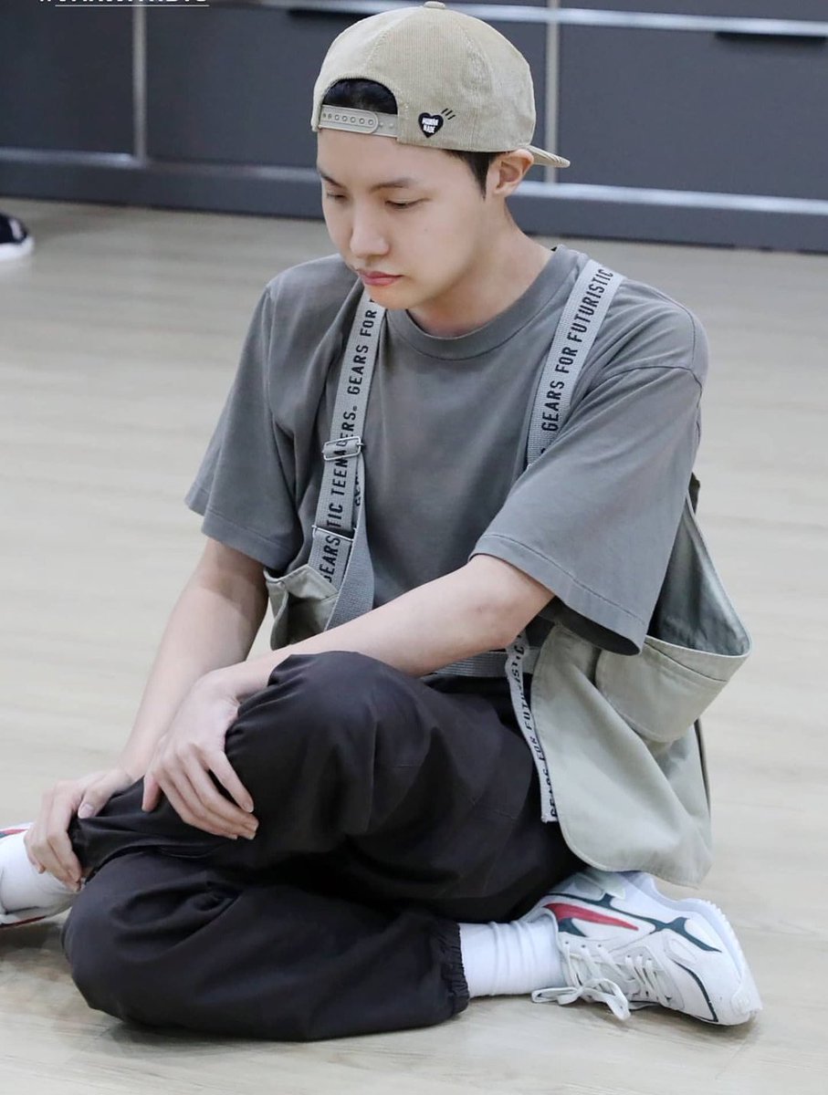 hobi’s comfy fits during their practice 