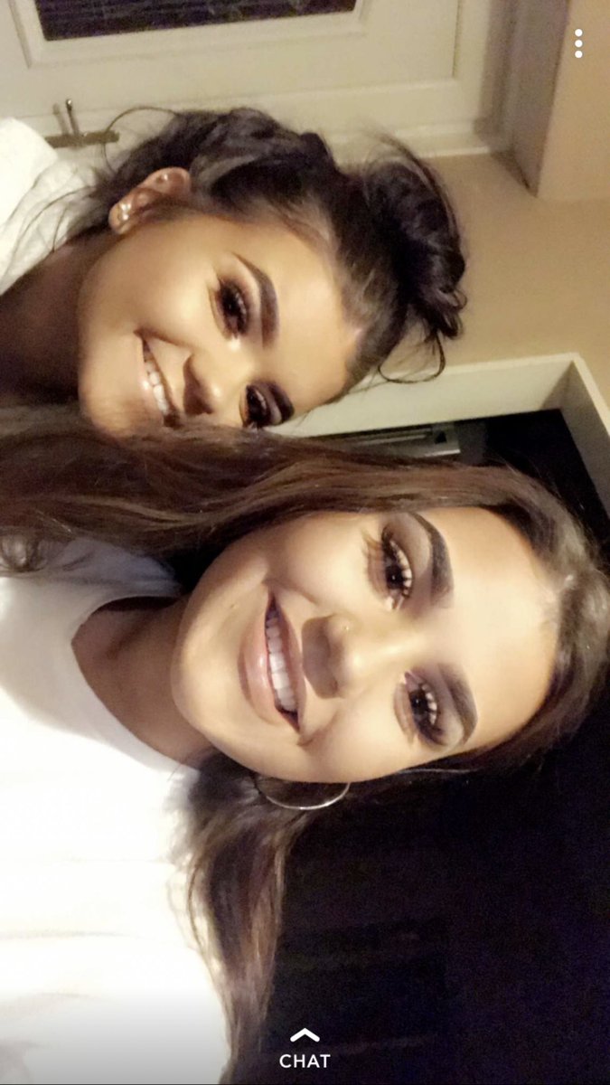 tiaxrob's tweet photo. Happy 17th birthday gorgeous 💖💖💖 hope u have the best day ever love u so much !!🥰🥰🥰 be safe on the roads🤣 miss u so much defos need some updated photos💖💖 @sophiexscottt https://t.co/BDEzGW1Ebz