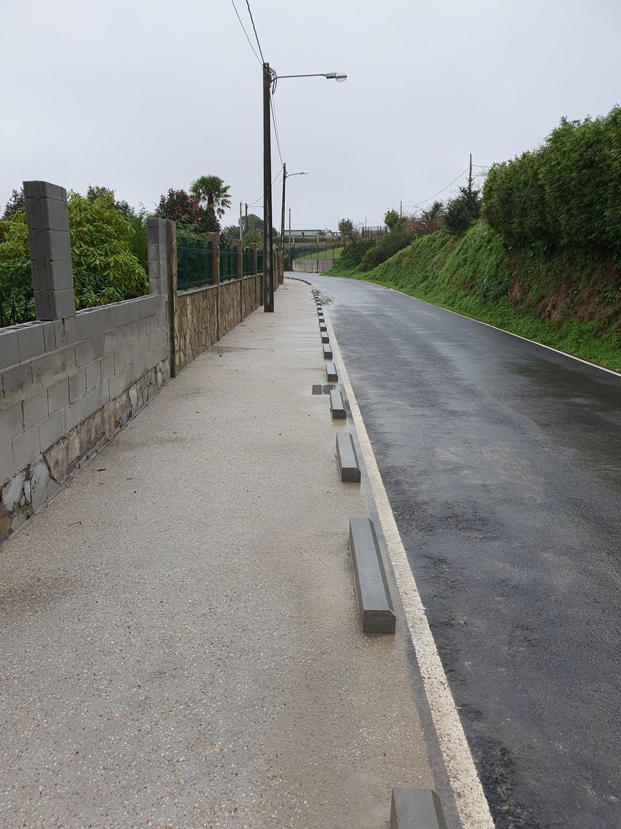 Mvfaraldo's tweet photo. En un par de semanas @ConcelloMino ejecutó corredor #peatonal en #Viadeiro (#Castro #Miño) para mejorar seguridad #vecinxs y #peregrinxs.
300 m.largo y 1,30 m.ancho de senda q comunicará local #social con núcleo #Viadeiro con subvención para mejora #caminodesantiago #Miñoéfuturo https://t.co/FuJnOvnlBv