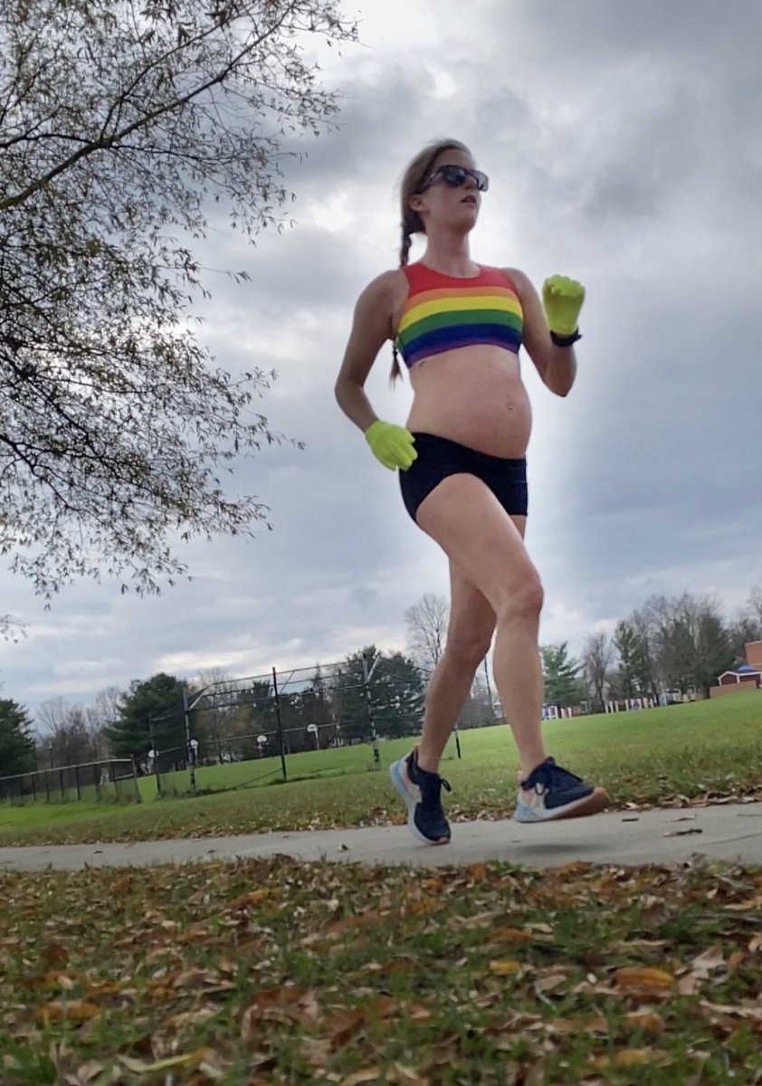 sarahsets2's tweet photo. This pregnant body amazes me every day; it’s wild what it’s capable of! #24weekspregnant #iloverunning #runningismyfavorite #pregnantrunner #oiselle #flystyle #fitpregnancyjourney #firsttimemomtobe #babyonboard https://t.co/2gxoEuld8a