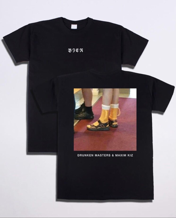 Patrickvs's tweet photo. @elhotzo @drunken_masters 🥰 Modedesign https://t.co/iryWFkLO4n
