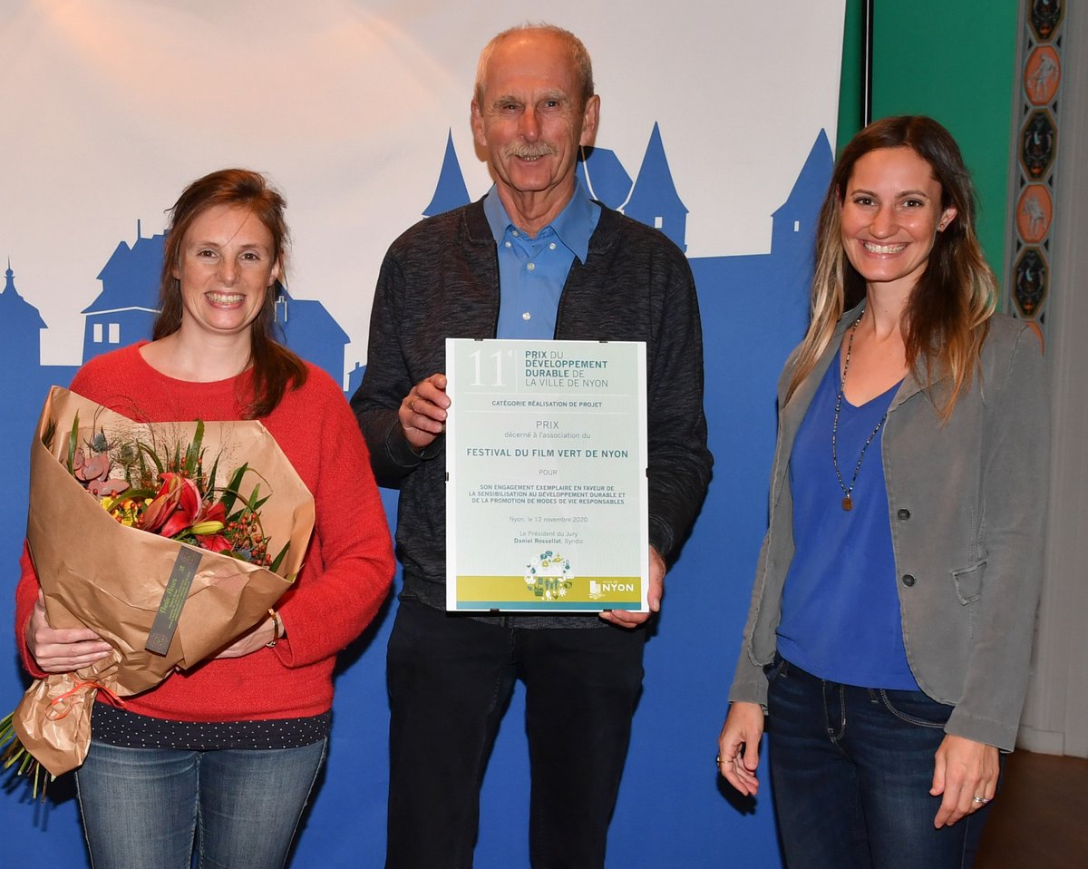 DanielRossellat's tweet photo. La 11e édition du Prix du développement durable de la Ville de #Nyon récompense non pas un, mais deux lauréats ! La coopérative Le Local et le Festival du Film Vert de Nyon se voient tous deux remettre un prix de CHF 5'000.- chacun. Chaleureuses félicitations https://t.co/i5YFSo0HyC