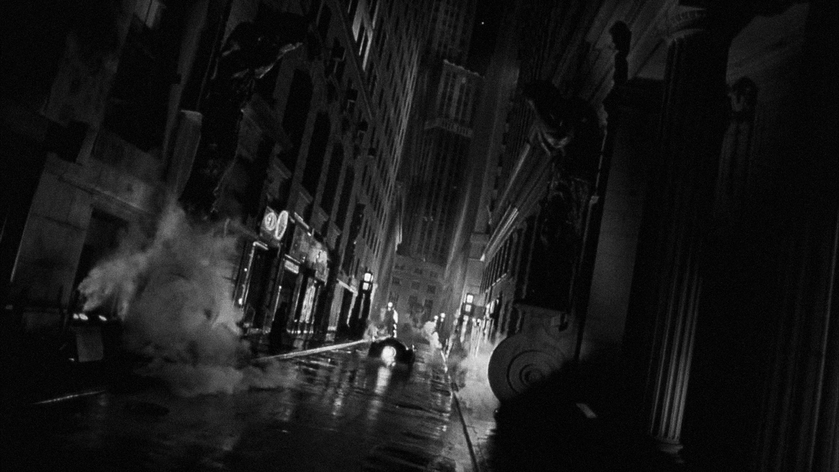 imgbyj's tweet photo. b&amp;w schumacher gotham https://t.co/R0G1PeOqTP