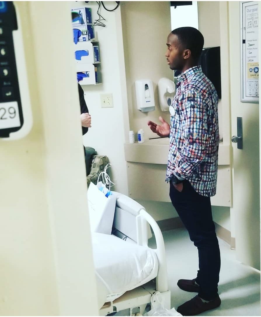 msmith_rn's tweet photo. I don't understand.😔 Why Rasheed? Why the person who gave so much to his community? Why the guy who gave so much back to @VUMCTrauma, the place that saved him 4 years ago. If you didn't get to know him, you missed out. Please keep his family in your prayers🙏❤#EndGunViolence https://t.co/fBUev4ZadN