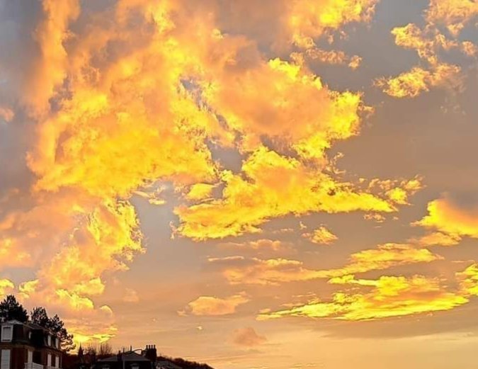BachimontR's tweet photo. #cielfi Ciels d'automne à Villers-sur-mer (14), empruntés à @michel60650 https://t.co/783HpxwQja