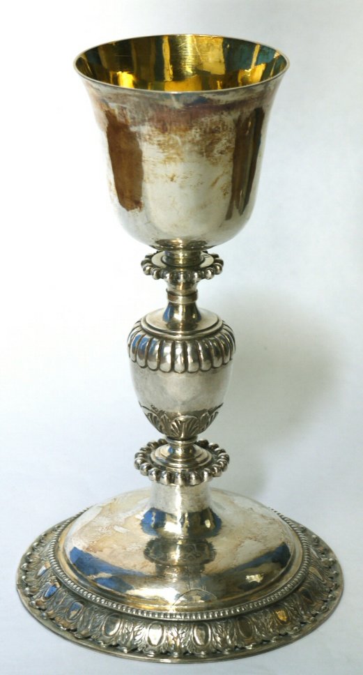 Les calices  :Coupe contenant le vin consacré lors de la célébration eucharistique. #calice  #coupe  #Eucharistie  #messe  #liturgie