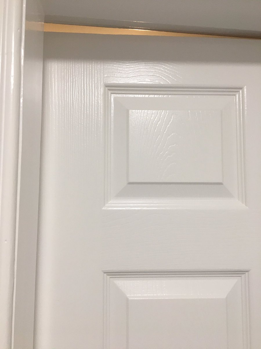 purplelass's tweet photo. Dear @Tapi_Carpets This is how your ‘joiner’ fixed our the doors. He locked himself in the bedroom by accident, didn’t have screws and due to his attitude and raising his voice I had to ask him to leave my home. #Tapi #TapiCarpets #Warning https://t.co/i2TA2GWape