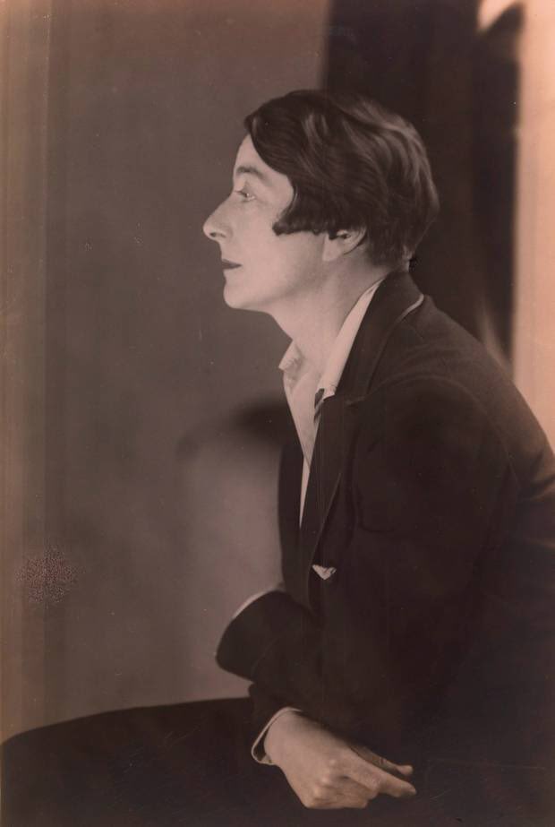It is fascinating that two of the prime movers behind international modernism were women of Irish extraction - O’Keeffe & Eileen Gray (1878-1976). O’Keeffe by Steichen (1920) & Gray by Bernice Abbott (1926). Both have left a lasting impression on how we view the world today.