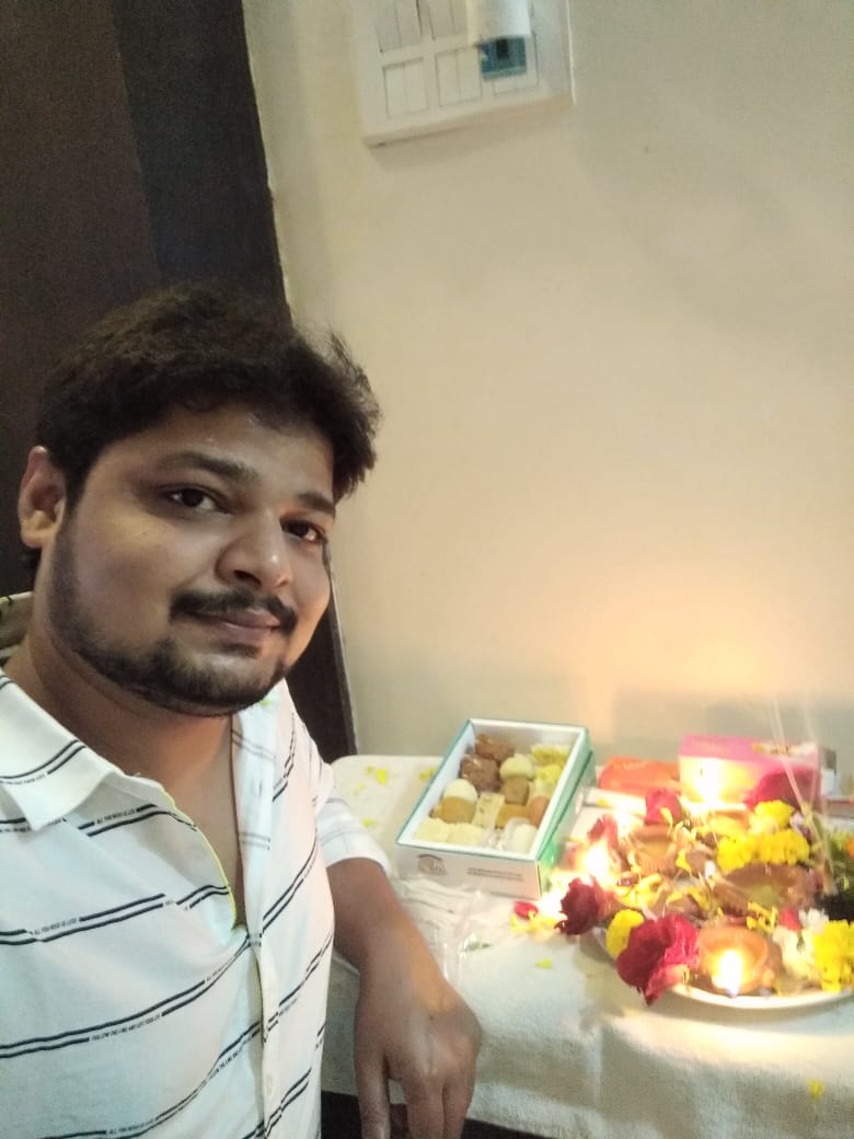 tejvir_sing's tweet photo. दीप कैसा हो, कहीं हो, सूर्य का अवतार है वह।
धूप में कुछ भी न, तम में क���न्तु पहरेदार है वह।
#शुभदीपावली https://t.co/B3nIZERgL1