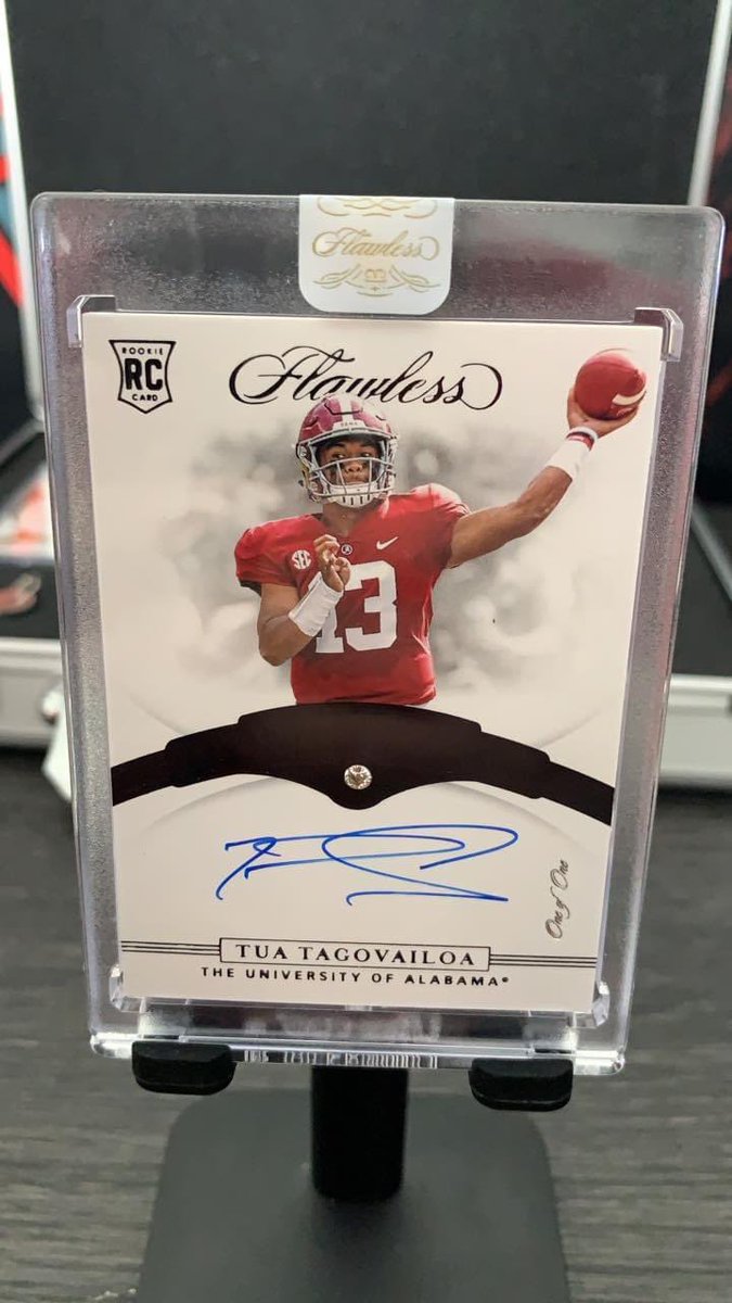 Gridiron_Cards's tweet photo. Oh baby! 🔥 🔥 #Flawless #PaniniCollection #sportscards https://t.co/EAS3U6VDDj